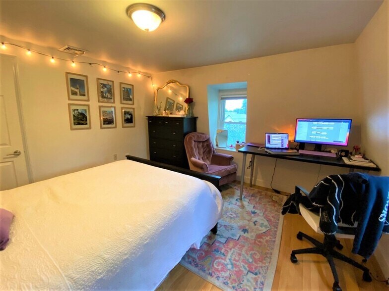 Building Photo - 1 Mead St