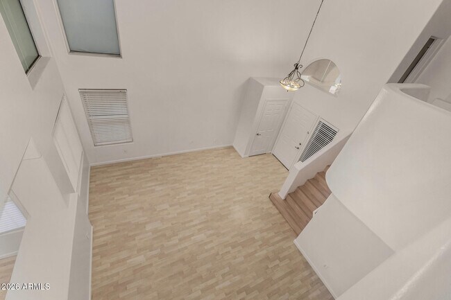 Building Photo - 1343 E Angela Dr