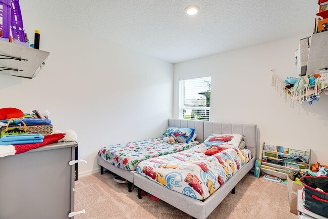 Building Photo - 5361 Imagination Dr