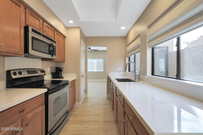 Building Photo - 4653 W Dublin St