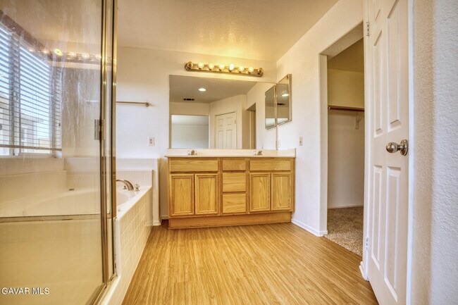 Building Photo - 45444 Spahn Ln