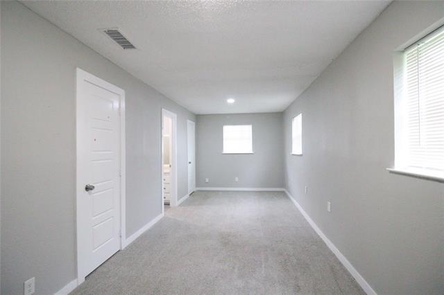 Building Photo - 107 Love St