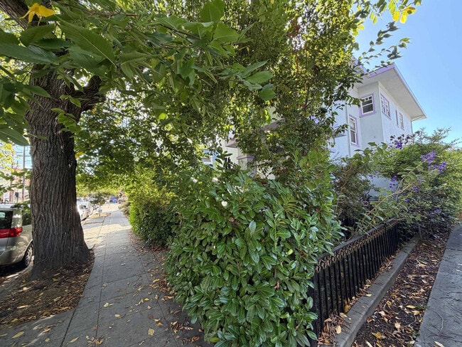 Building Photo - 3148 College Ave