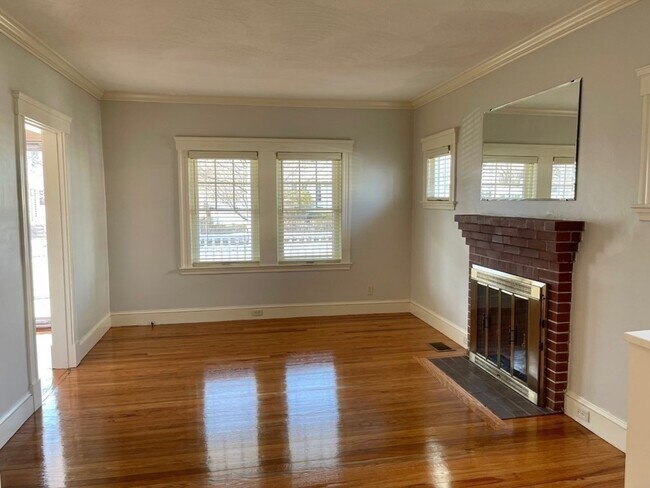 Building Photo - 222 Holbrook Rd