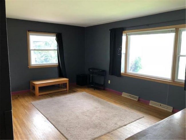 Building Photo - 116 E Niagara St