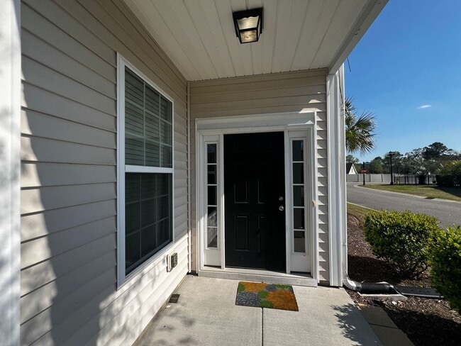 Building Photo - Beautiful 4 Bedroom, 3.5 Bath, Town Home at Tuscany is Available Now!