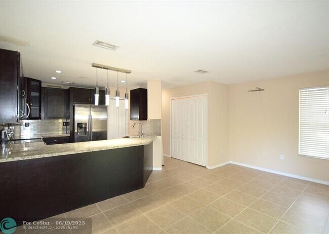 Building Photo - 3001 SW 128th Ave