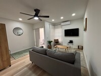Building Photo - Furnished 1 Bed 1 Bath unit in University ...