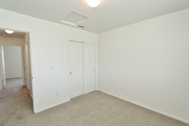 Building Photo - 3721 Pierre Ave