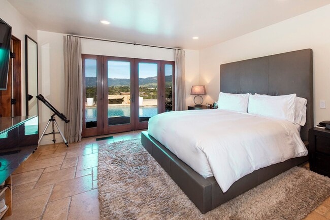 Building Photo - Spectacular View Home for Lease in Bel Air Knolls