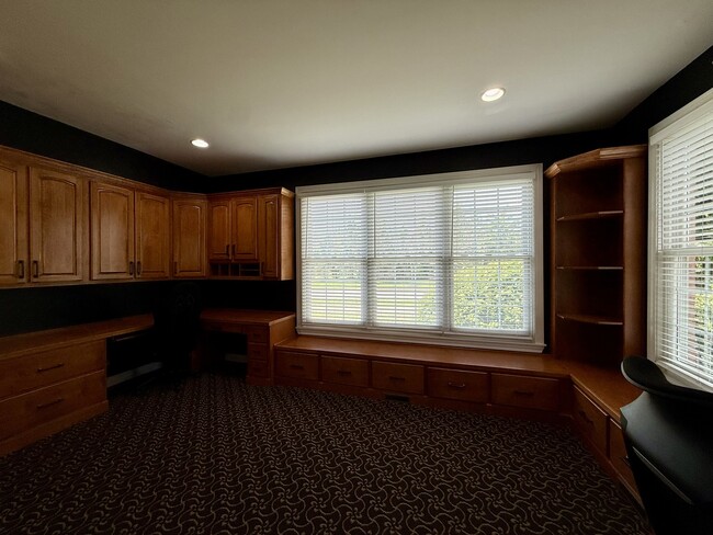 Building Photo - 354 Baltimore Dr