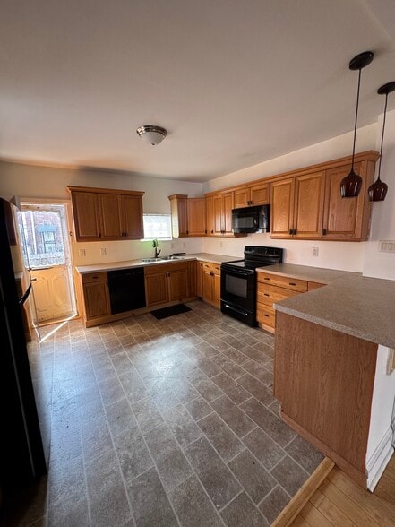 Building Photo - 5524 Locust St