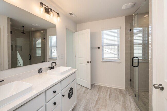 Building Photo - NEW CONSTRUCTION 4BD/2.5 Home in Stonebridge - Golf Course View