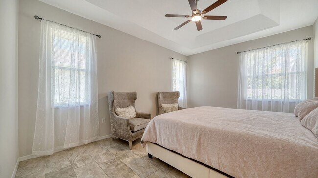 Building Photo - 4-Bedroom Home with Pool in Eastlake Commu...