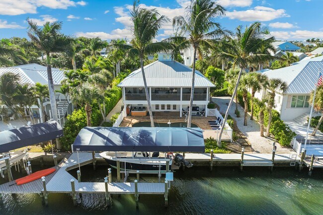 Building Photo - 161 1st St E