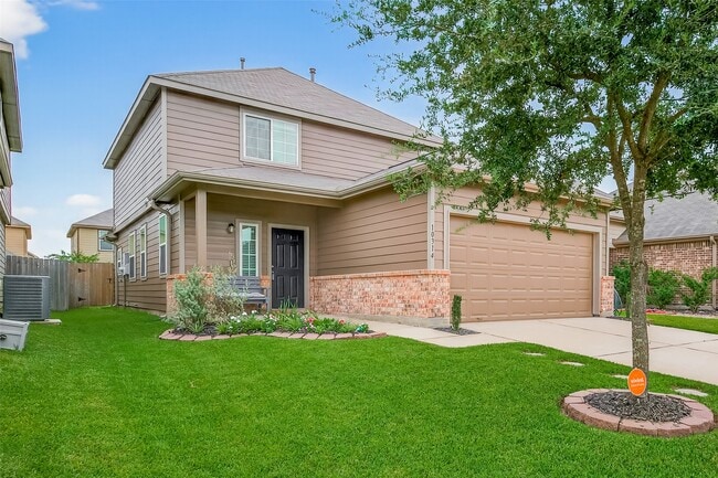 Building Photo - 10314 Douglas Fir Villa Ave