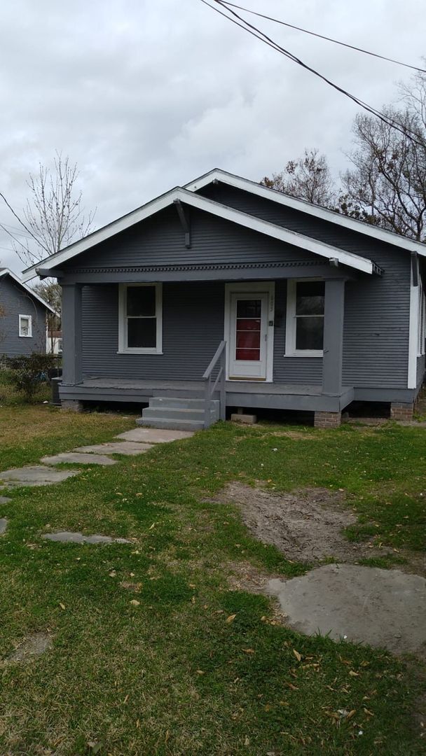 Building Photo - 2781 Sabine Pass Ave