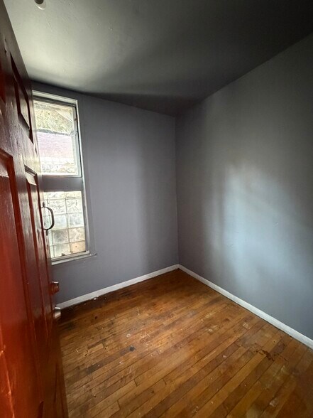 Building Photo - 2153 W 18th St