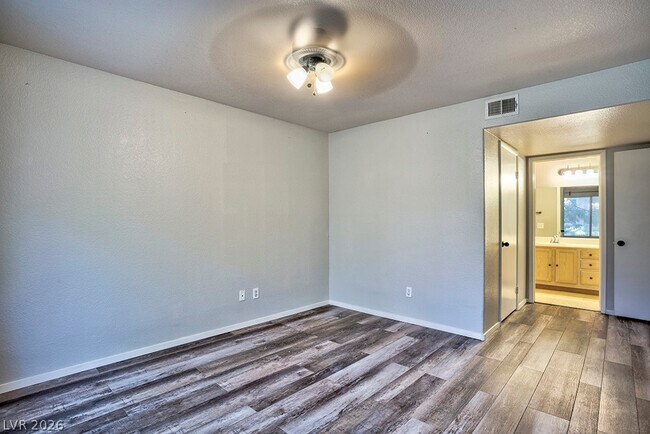 Building Photo - 3128 Tarpon