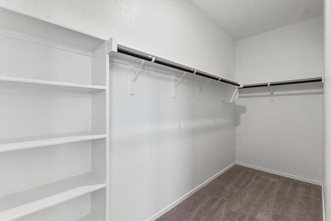 Building Photo - 1525 W Kerr Pass
