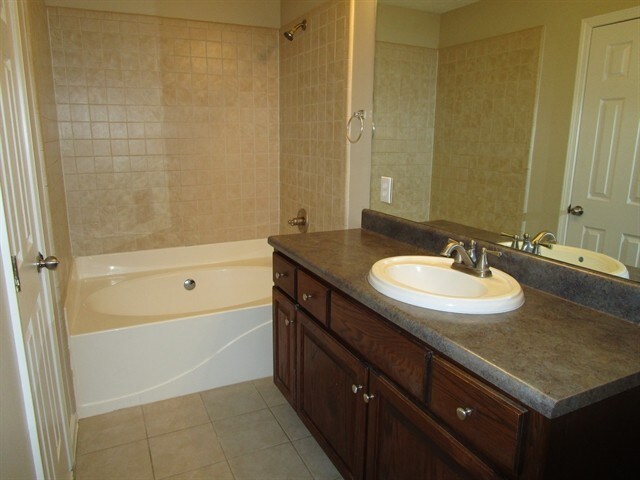 Building Photo - 117 Bainbridge Ct