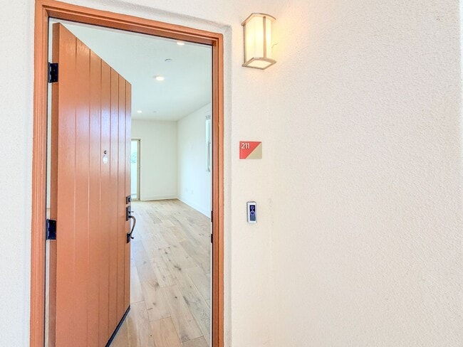 Building Photo - 44 Coronado St