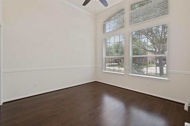 Building Photo - 8193 Tranquil Lake Way
