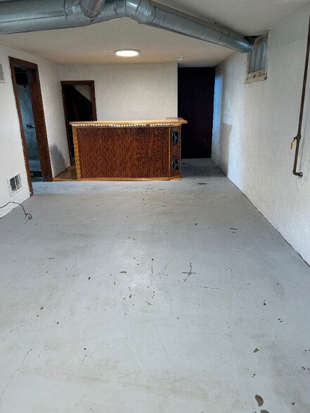 Building Photo - 1841 N Jeanette Ave