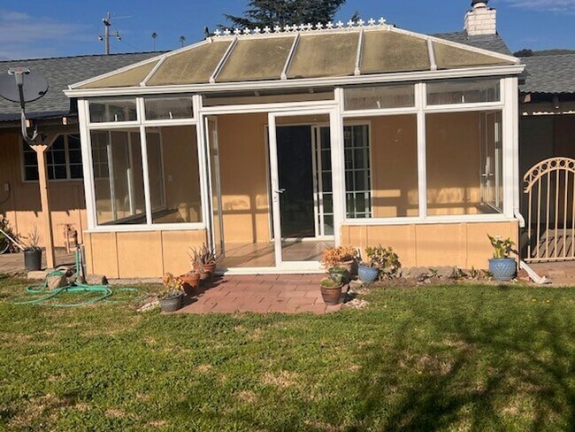 Building Photo - Charming Home with Expansive Yard, Fruit Trees & RV Parking