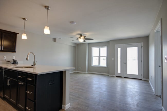 Building Photo - Middletown Place