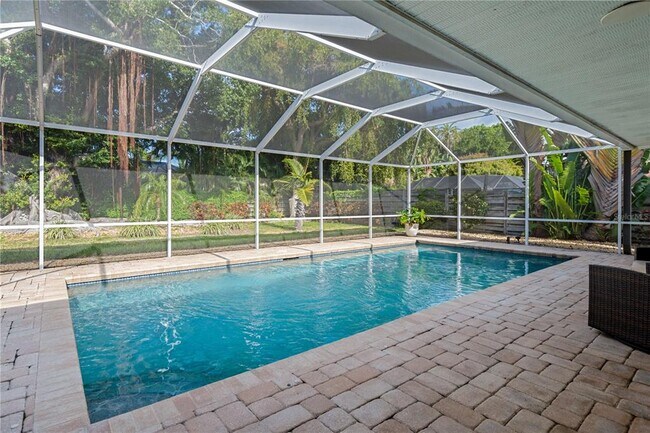 Building Photo - 606 Owl Way