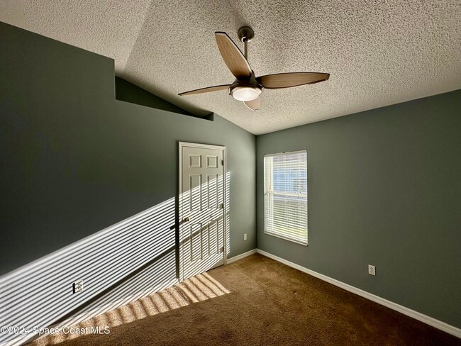 Building Photo - 2461 Stratford Pointe Dr