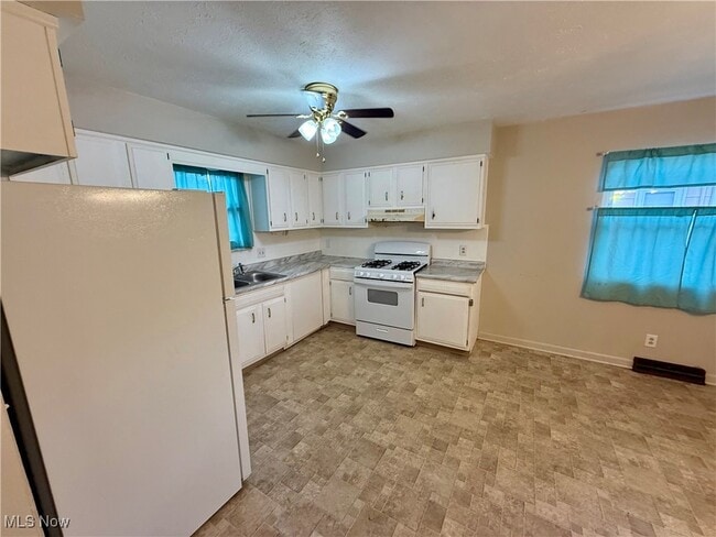 Building Photo - 1916 17th St SW