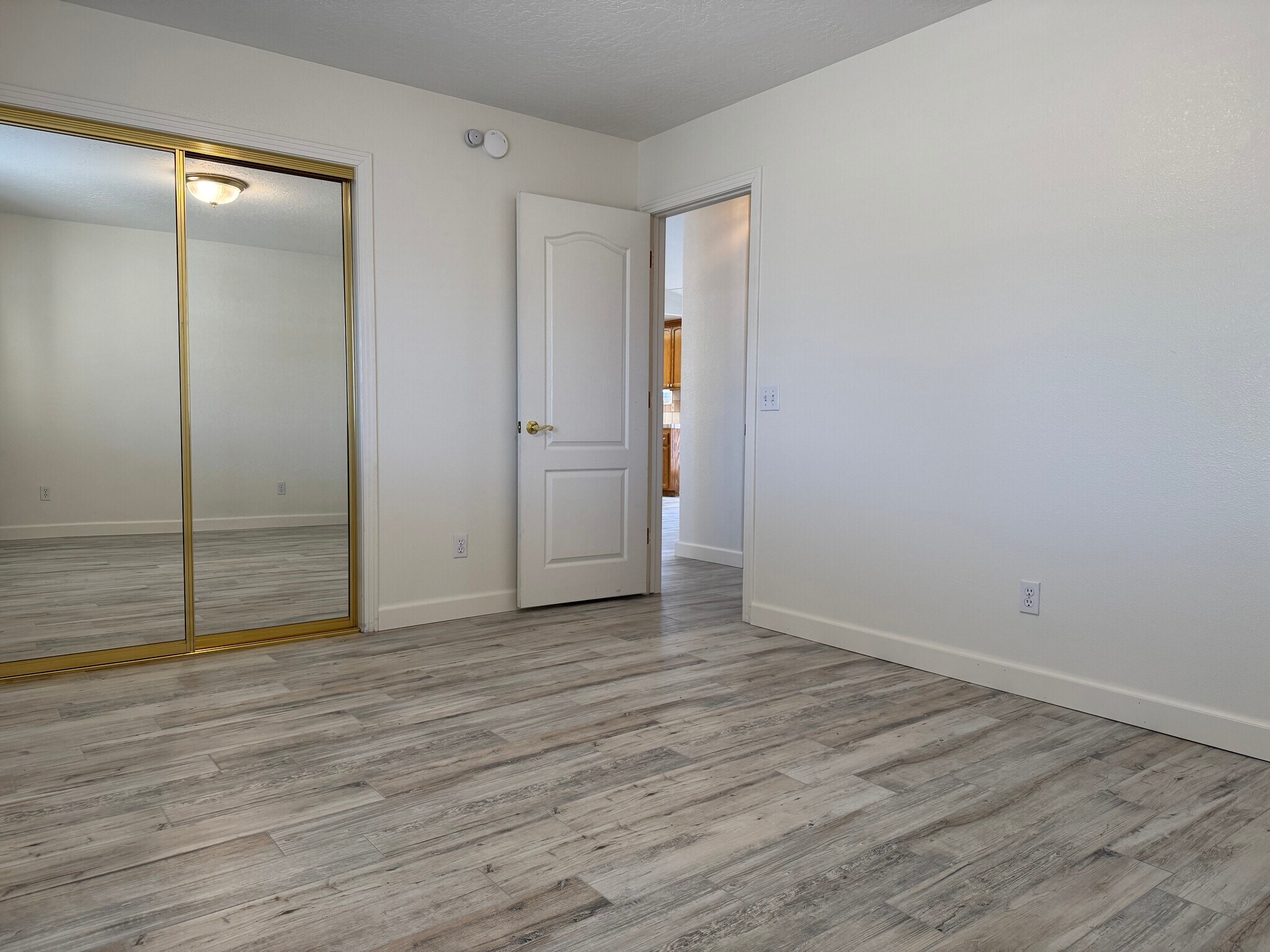 Building Photo - 16425 Chippewa Rd