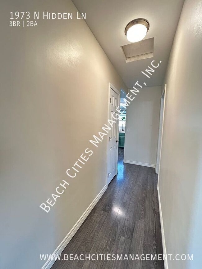 Building Photo - 1973 N Hidden Ln