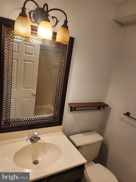 Building Photo - 613 Himes Ave