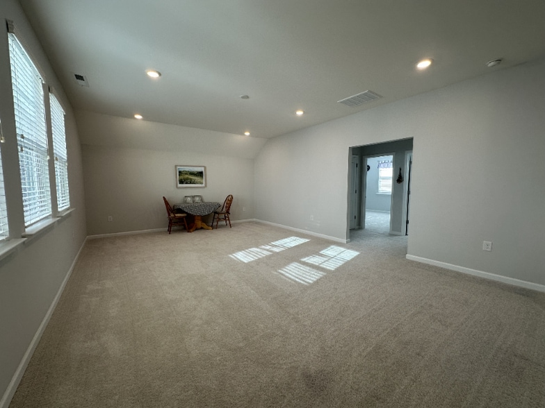 Building Photo - 7125 Crested Iris Pl