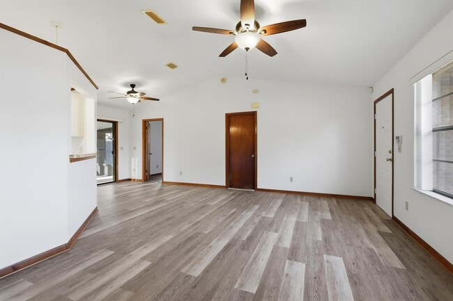 Building Photo - 536 Gaspar Ave