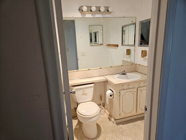 Building Photo - 14 Waltham E