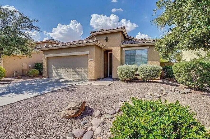 Front view - 3470 E Riopelle Ave