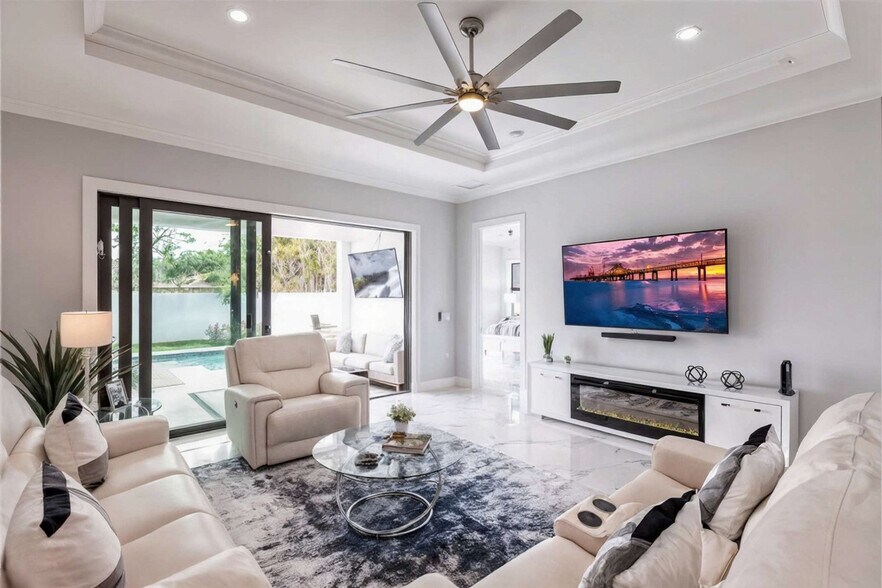 Building Photo - 656 108th Ave N