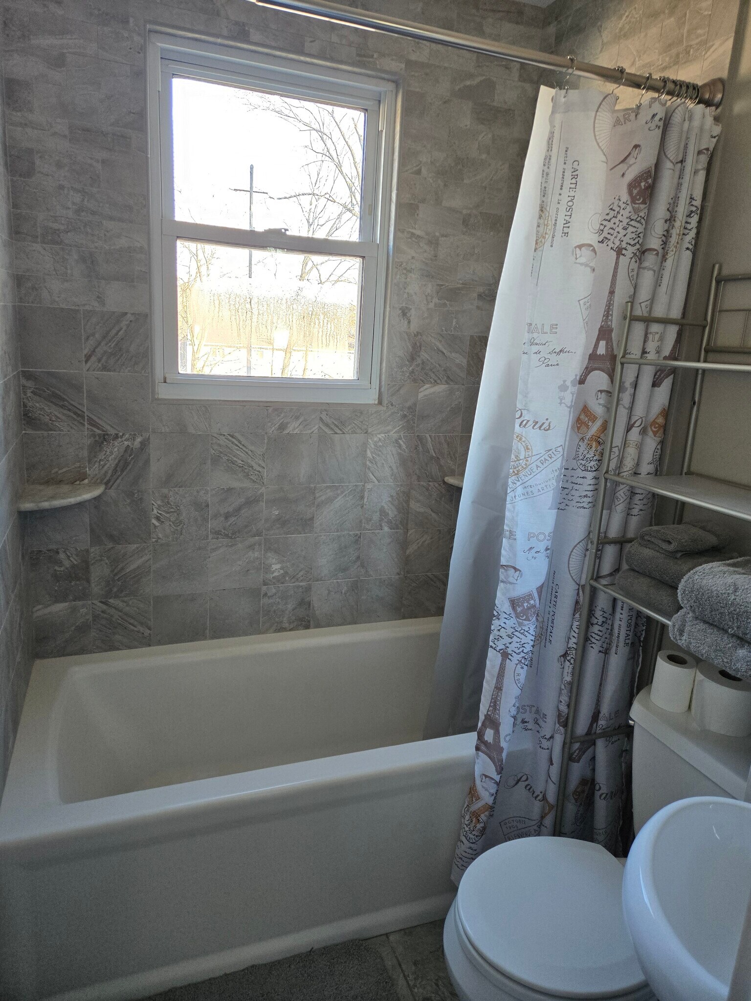 Building Photo - 238 Elm St