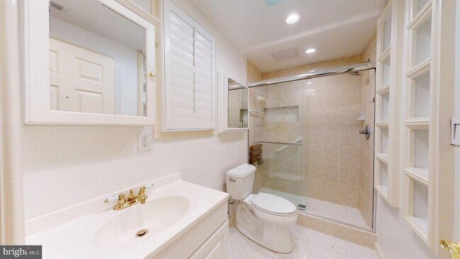 Building Photo - 4145 21st Rd N