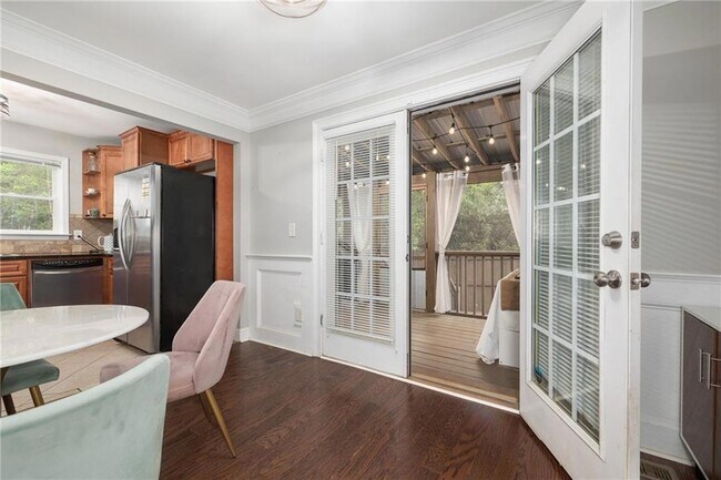 Building Photo - 365 S Howard St SE