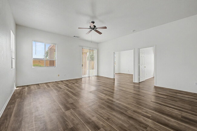 Building Photo - 16489 N Oachs Dr