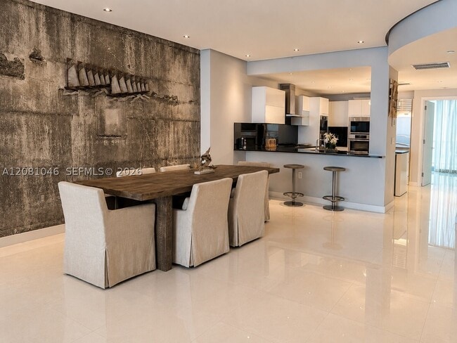 Building Photo - 17121 Collins Ave
