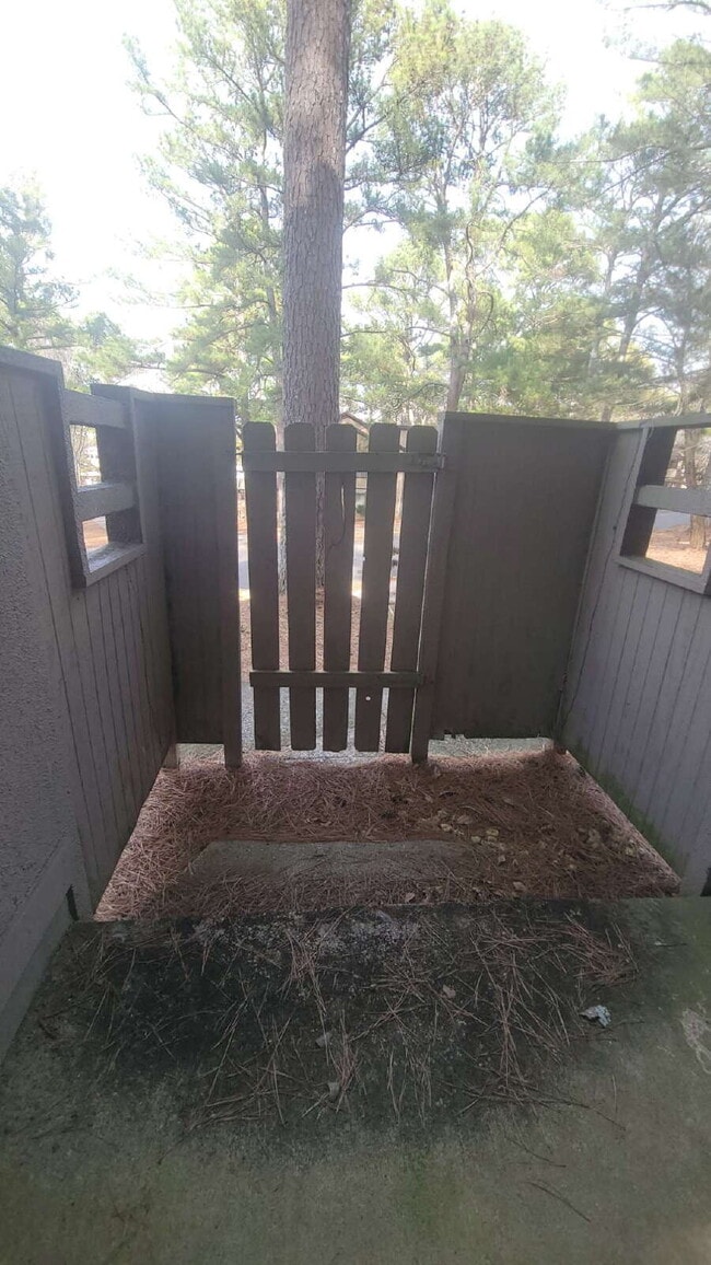 Building Photo - 1 month free, Call for details!!! "Cozy 2-Bedroom Retreat with Full Bath in Prime Huntsville Loca...