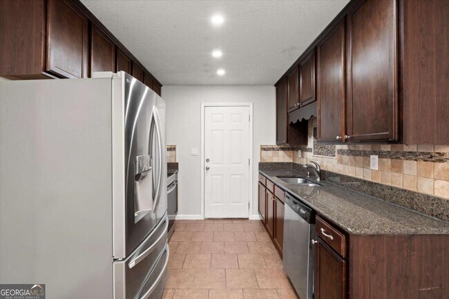 Building Photo - 2172 Park Terrace