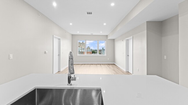Building Photo - 475 Communipaw Ave
