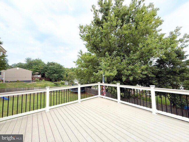 Building Photo - 10405 Bloom Dr